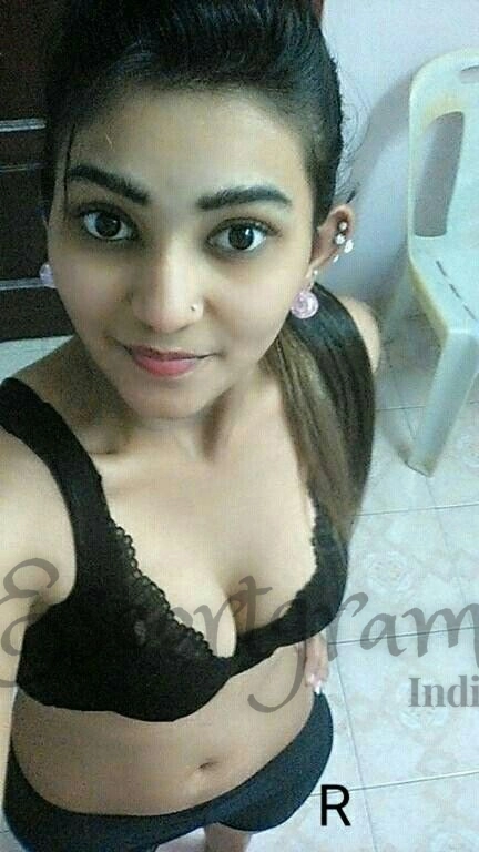 Call Girl Mumbai - Komal Rathi