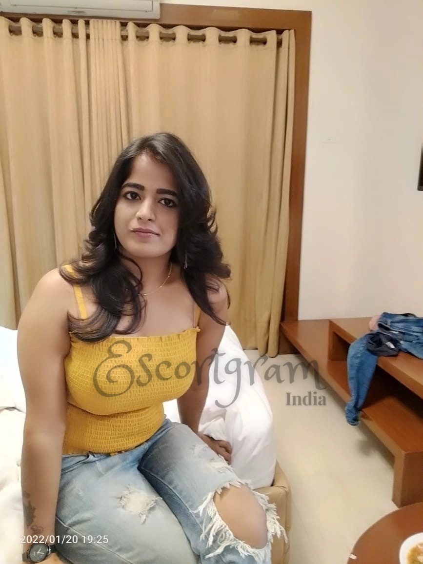 Call Girl chandigarh - Saloni Joshi